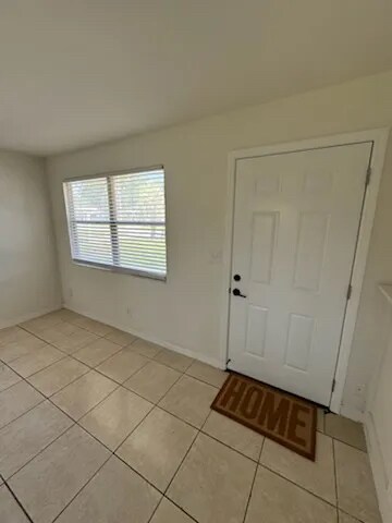 Foto del edificio - 6750 Snow White Dr