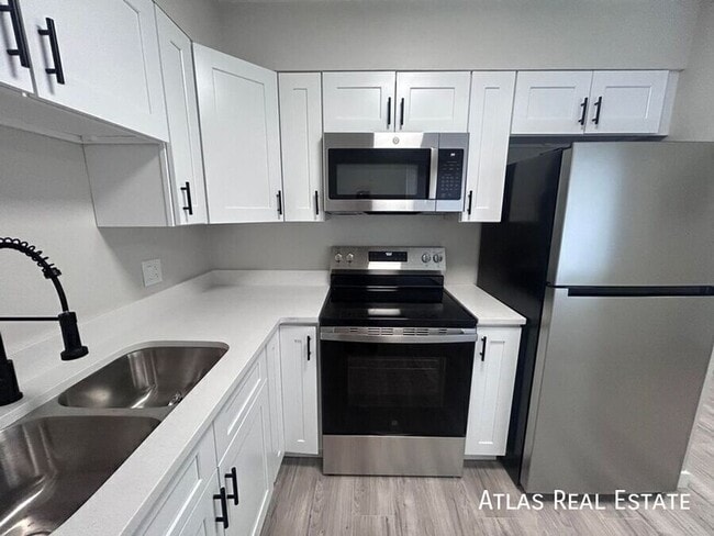 Photo - 551 S Fairfax St Apartment