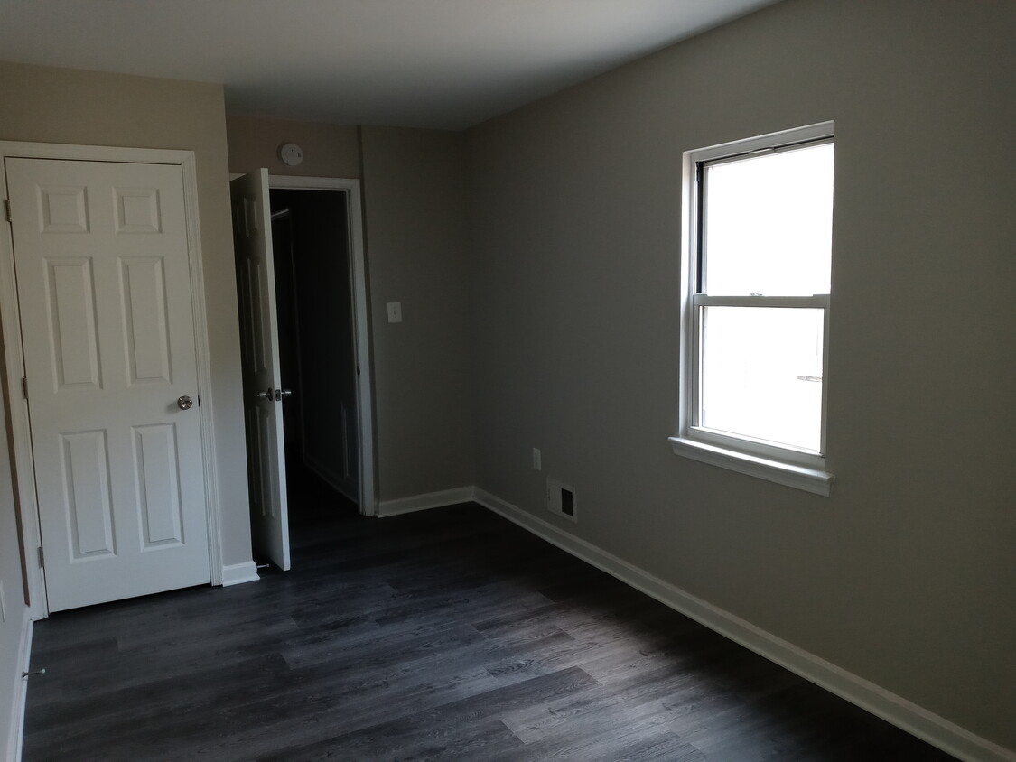 Foto principal - 1307 N Eden St