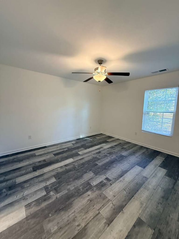 Building Photo - 191 Charter Dr