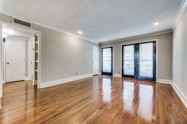 Foto del edificio - 7730 Meadow Park Dr