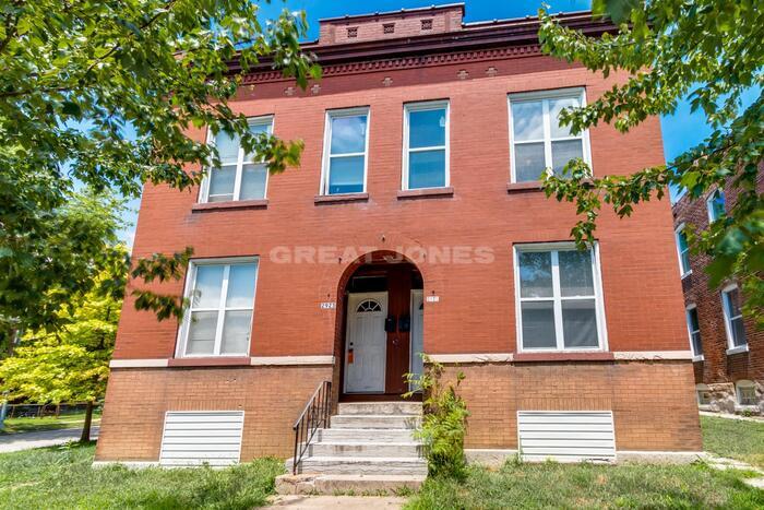 Primary Photo - 2923 Miami St