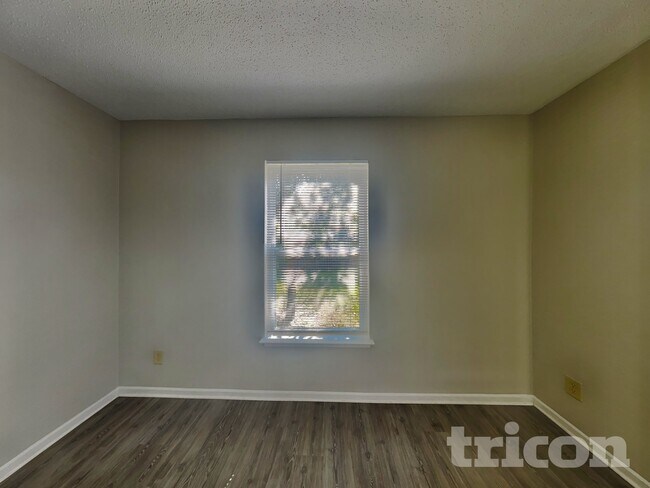 Building Photo - 9899 Olympic Cir