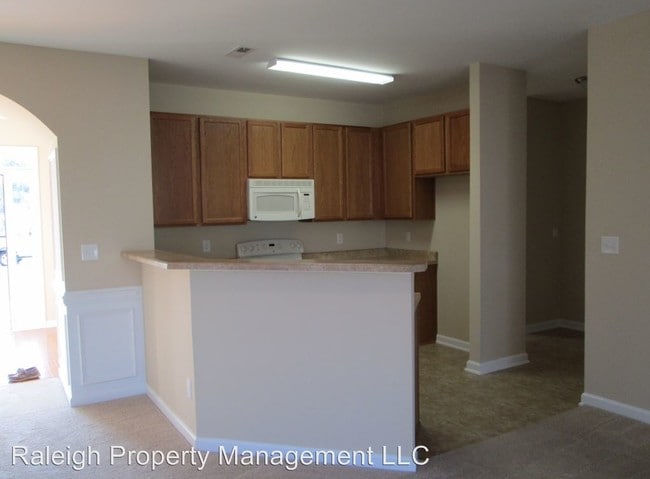 Building Photo - 3 br, 2 bath House - 801 Derwent Place
