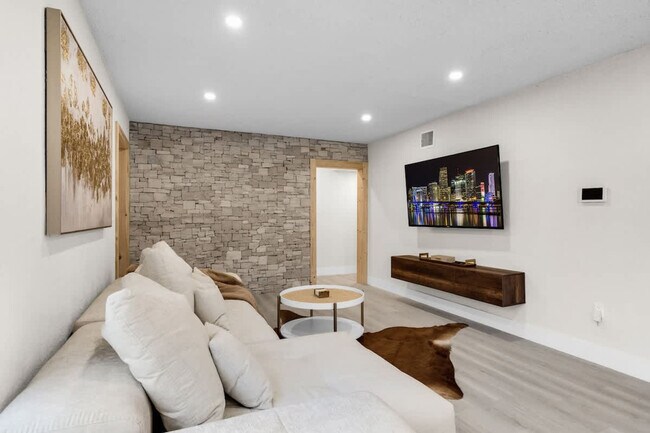 Foto del edificio - 6450 Perry St