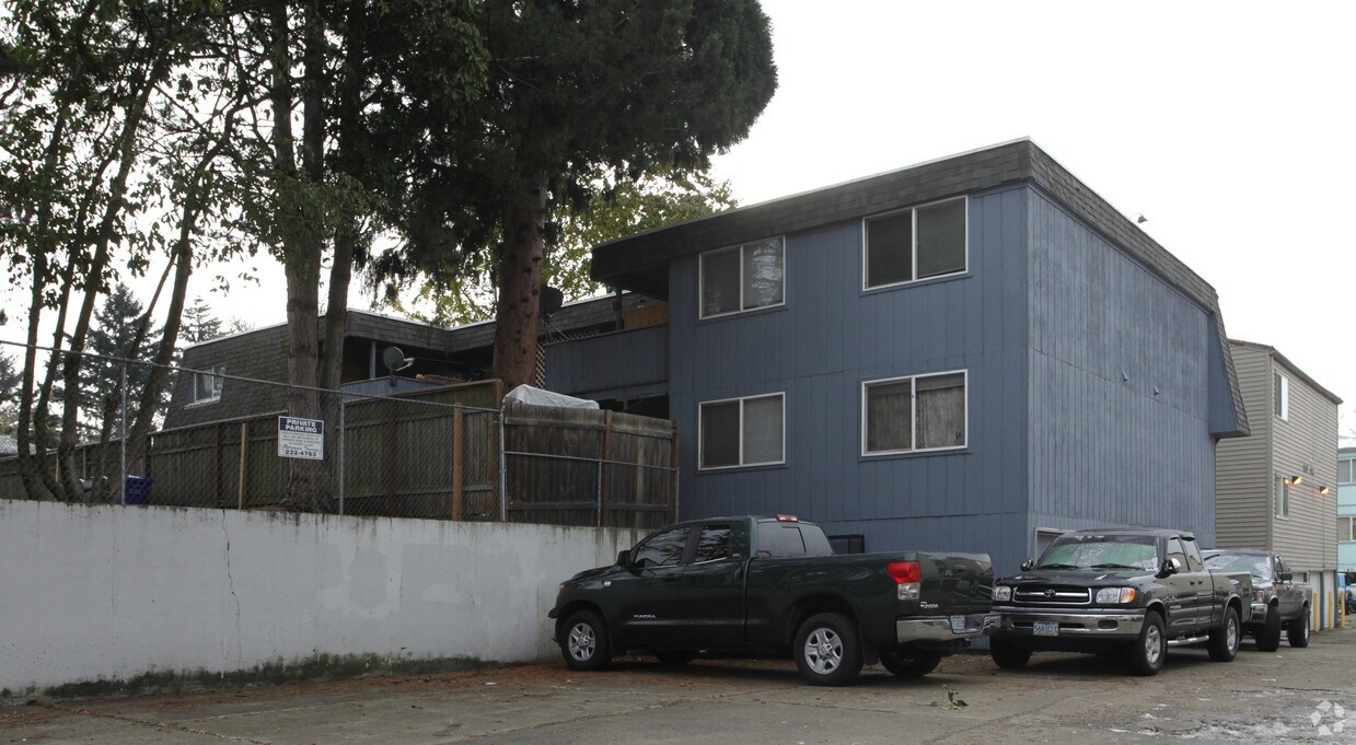 Building Photo - 3381-3399 SW 125th Ave