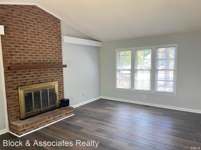 Building Photo - 3 br, 2 bath House - 200 Lake Pine Drive