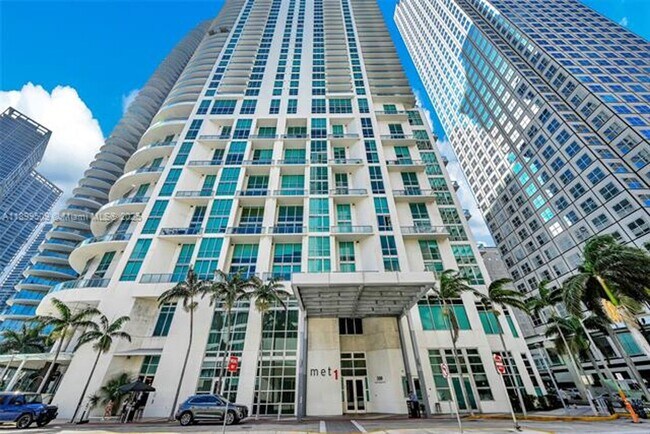 Foto del edificio - 300 S Biscayne Blvd