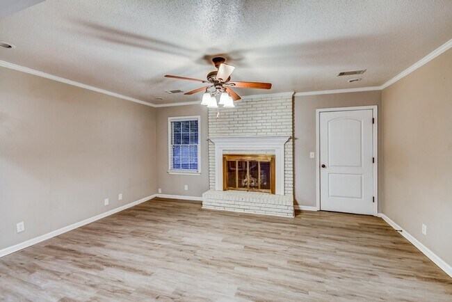 Building Photo - 2208 Linda Drive