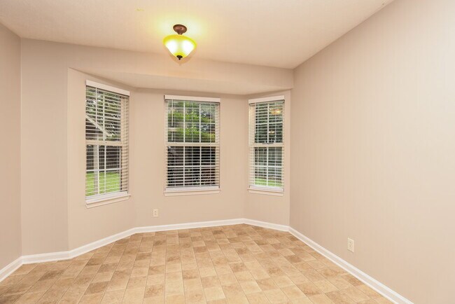 Building Photo - 1280 St Andrews Dr