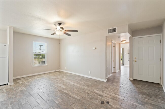 Foto del edificio - 701 E 6th St