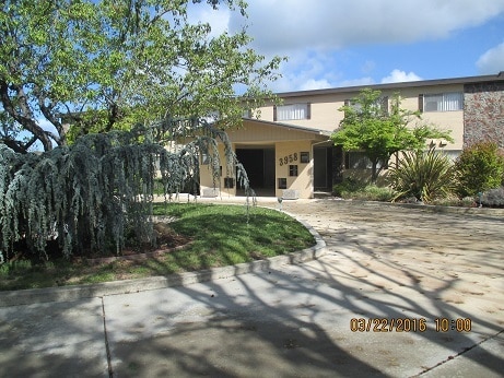 Primary Photo - 3958 Castro Valley Blvd