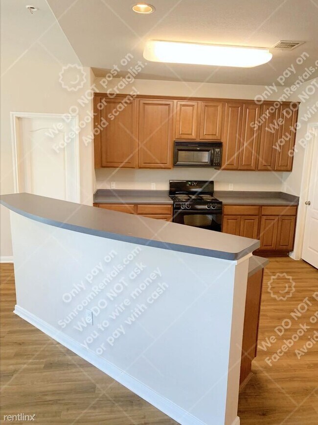 Foto del edificio - 5 br, 2.5 bath House - 209 Buckingham Dr