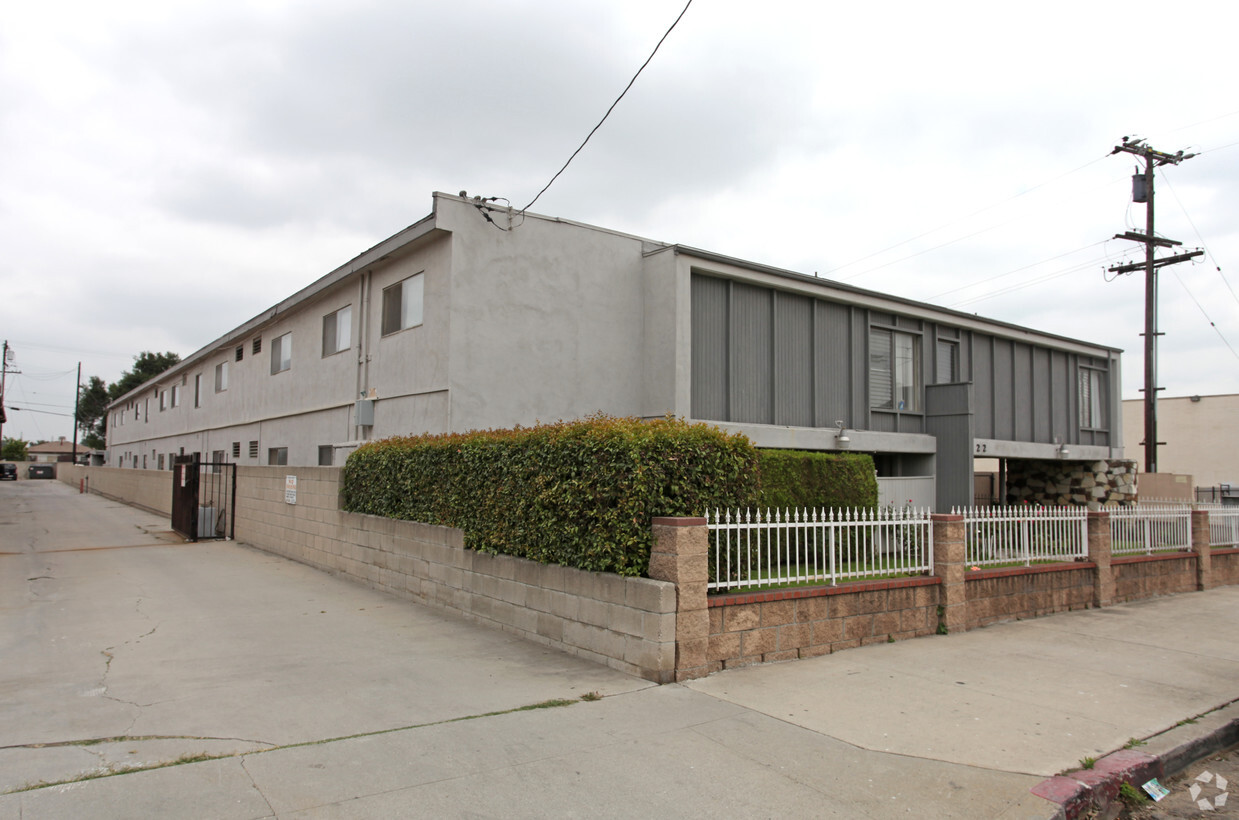 Primary Photo - 1522 Palm Ave