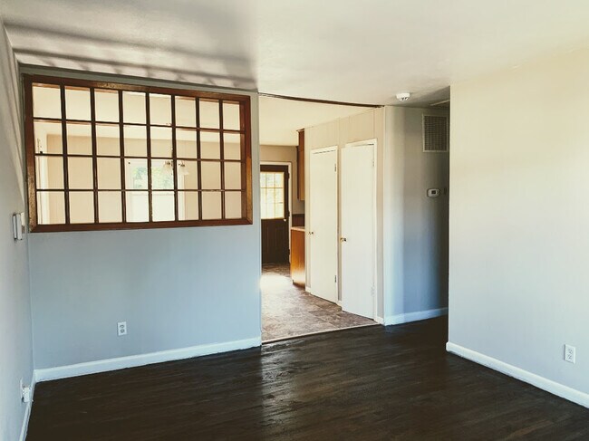 Building Photo - Knollwood