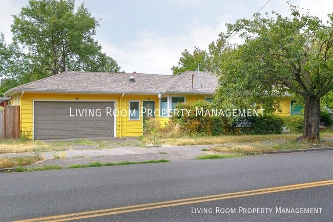 Building Photo - 4208 SE Stark St