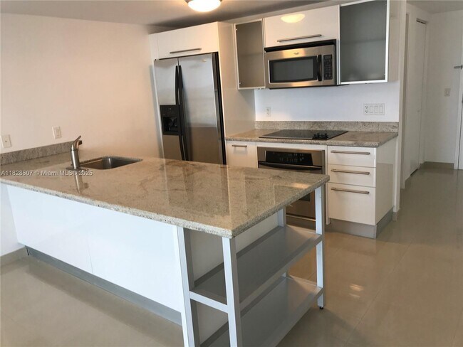 Foto del edificio - 185 SW 7th St