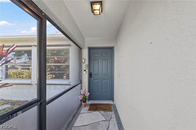 Building Photo - 311 SW 19th Ln
