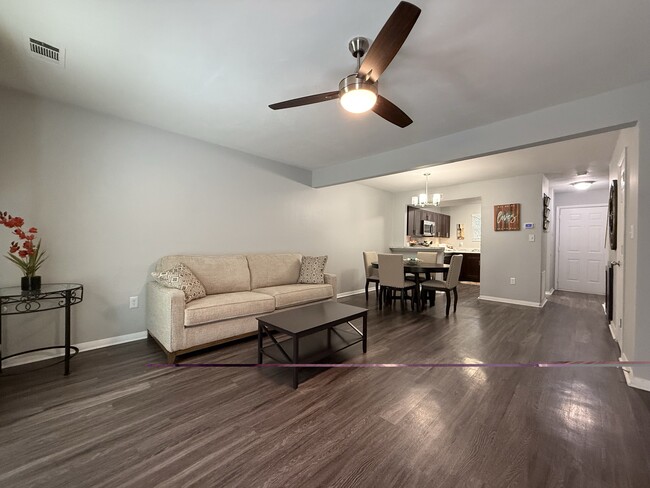 Building Photo - Galleria Pointe Apartments and Townhomes
