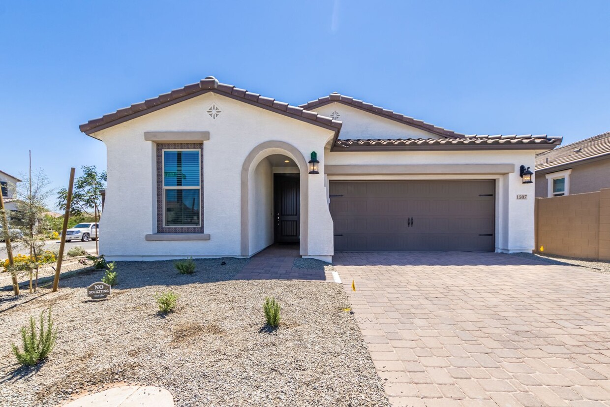 Foto principal - Beautifully Furnished Home in New Gilbert ...