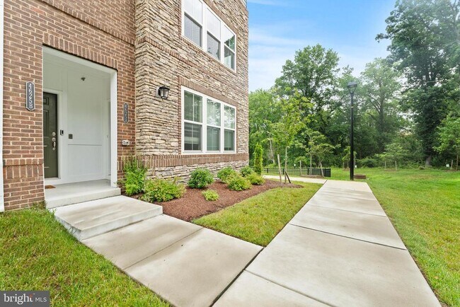 Foto del edificio - 4625 Crossing Ct