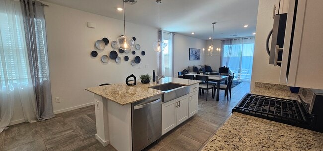 Foto del edificio - 3049 Hayden Rose Ave
