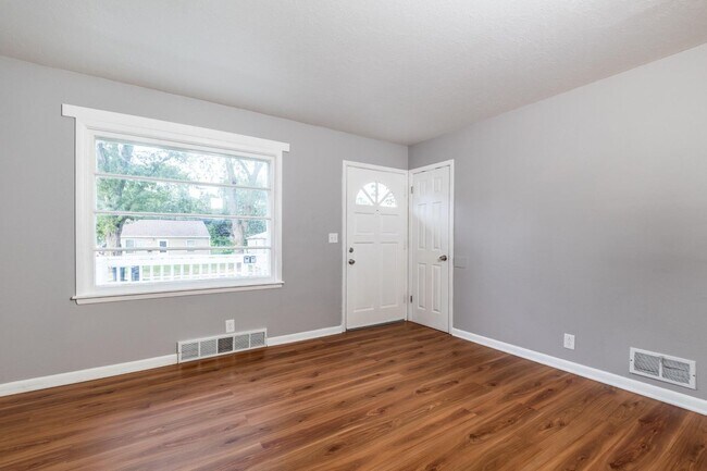 Foto del edificio - Stylish Simplicity: 2 Bed, 1 Bath Single-F...