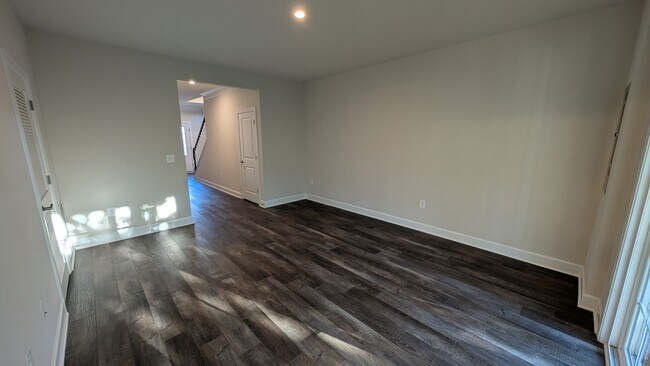 Foto del edificio - 6208 Quinns Creek Dr