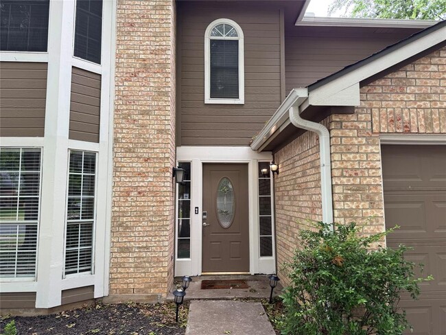Building Photo - 2103 Aster Way