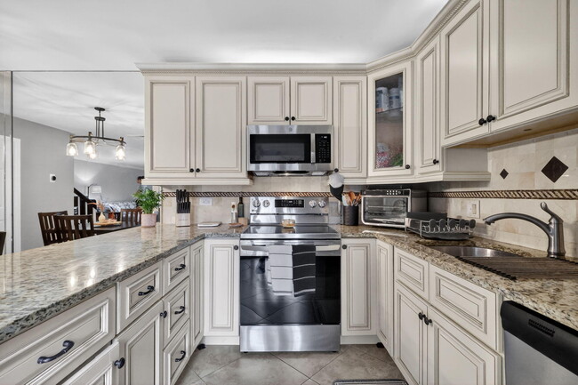 Building Photo - 1520 Masters Cir