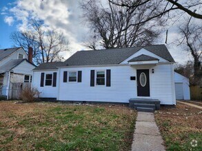Building Photo - 321 Ashlawn Dr