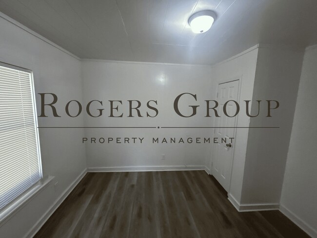 Building Photo - 708 Gordon St