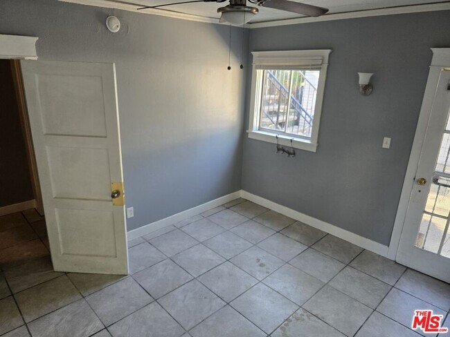 Foto del edificio - 4211 Halldale Ave