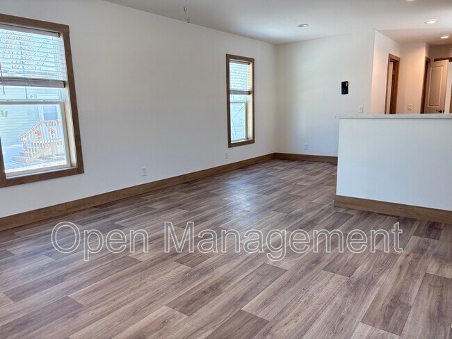 Foto del edificio - 825 1st Ave E