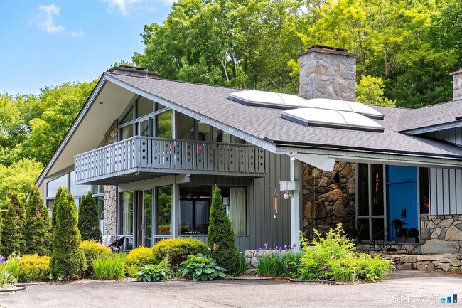 Building Photo - 250 Westledge Dr