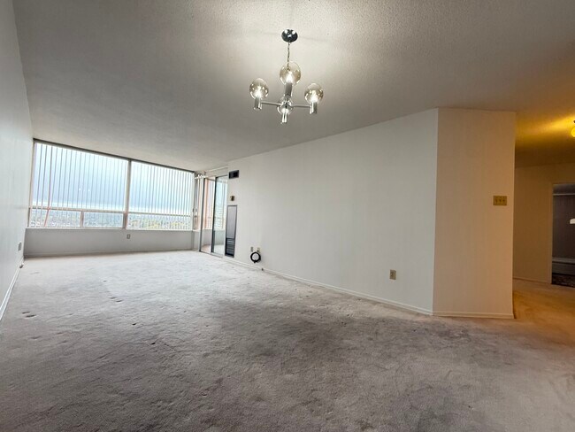 Photo du bâtiment - Suite 1103-330 Alton Towers Circle Toronto Ontario M1V 5H3