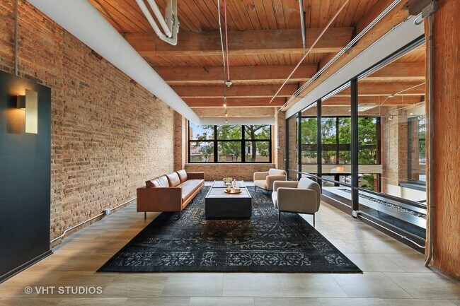 Foto del edificio - 1040 W Adams St
