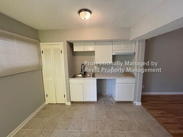 Building Photo - 38 N Idlewild St