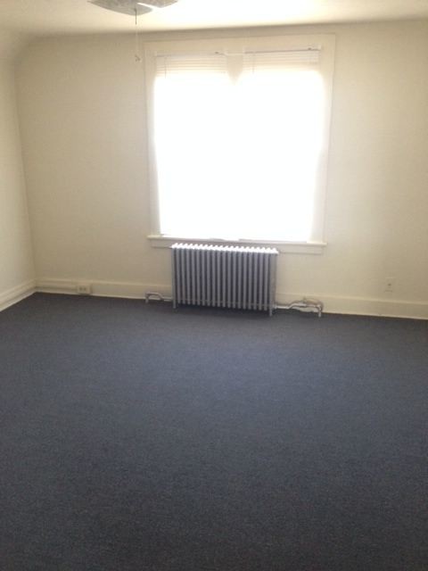 Building Photo - 3 br, 1 bath  - 40 Henry St Fl 3