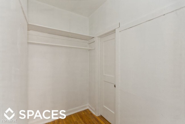 Building Photo - 7735 N Sheridan Rd