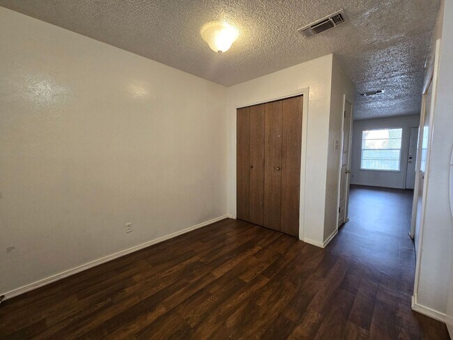 Foto del edificio - 1309 Quail Cir