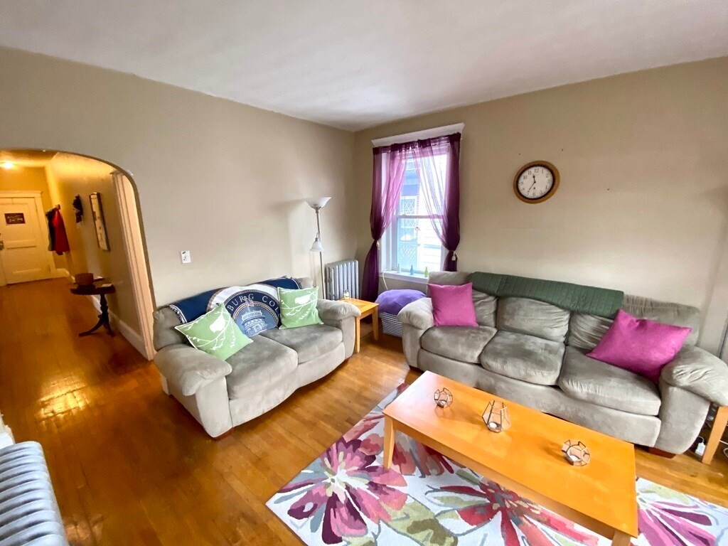 Foto principal - 16 Parkman St