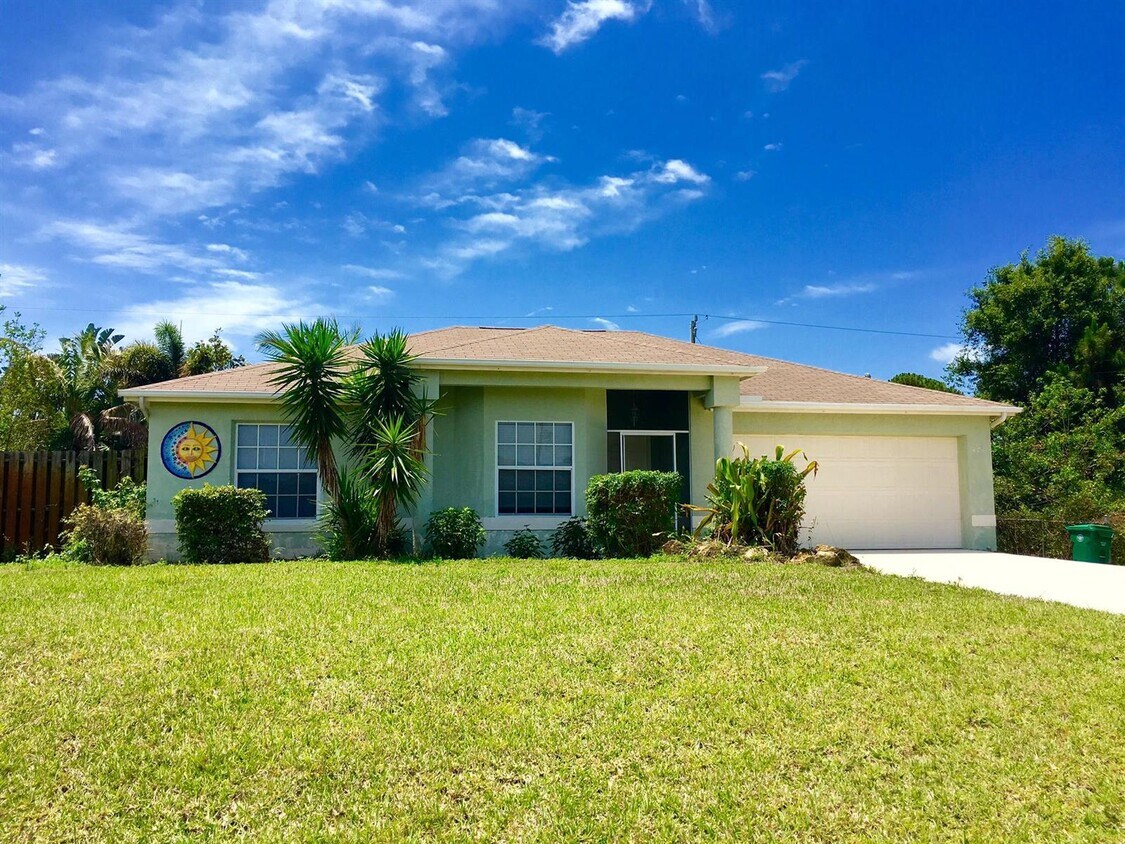 Foto principal - 474 SW Fields Ave