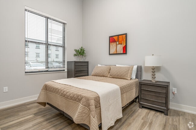 2BR, 2BA - 826SF - Bedroom - ELEVATE 340