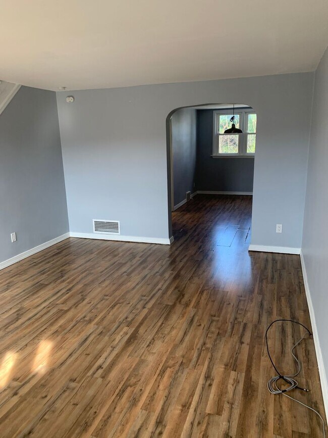 Building Photo - Beautiful 4 Bedroom, 2 Bath in Drexel Hill!