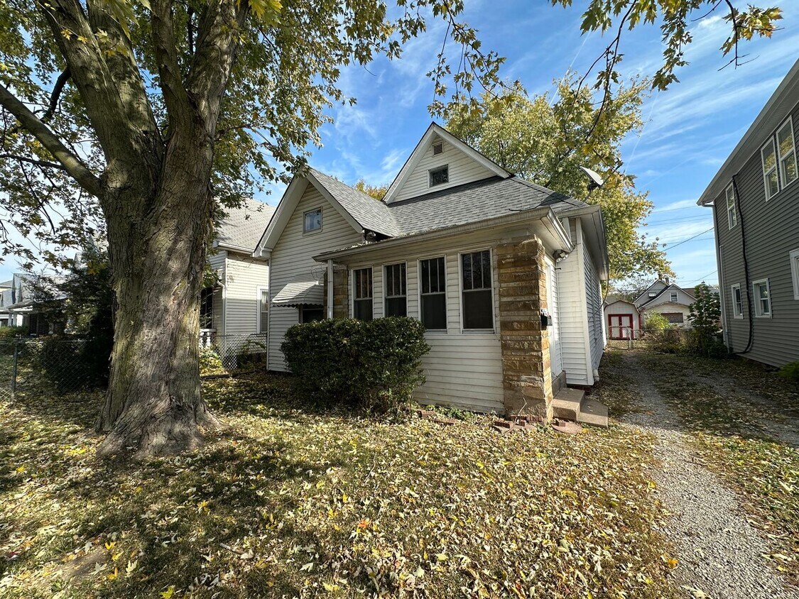 Foto principal - 71 N Warman Ave