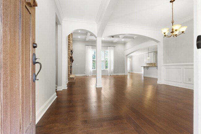 Building Photo - 585 Herons Brook Dr