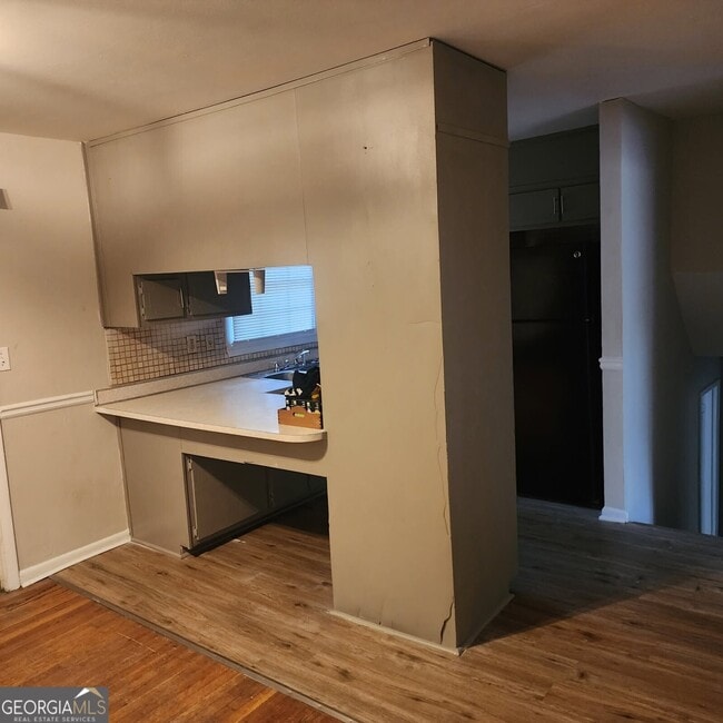 Building Photo - 6048 Carriage Ct
