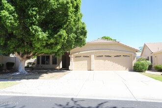 Building Photo - 4953 S Moss Dr
