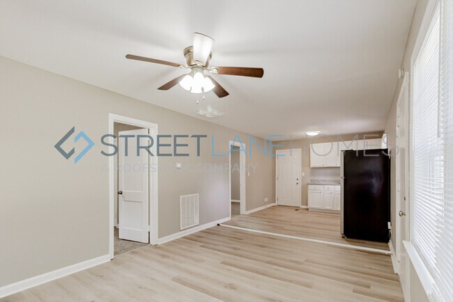 Building Photo - NOW OFFERING $250 OFF FIRST FULL MONTH IF ...